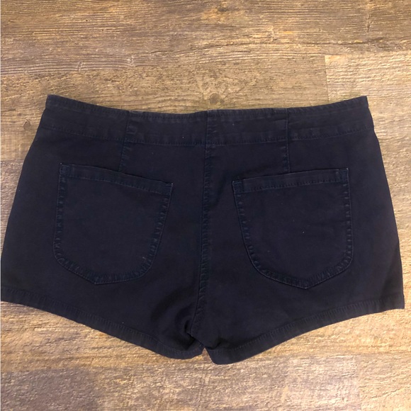 Like New! Sound & Matter | size 7 | navy buttoned sailor shorts - Picture 2 of 2